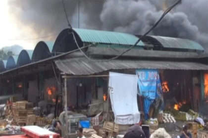 Kebakaran Hanguskan 350 Kios Pedagang di Pasar Induk Kramat Jati | Kabar Siang